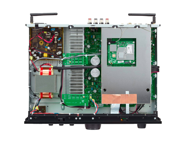 PMA-900HNE, Black, dynamic