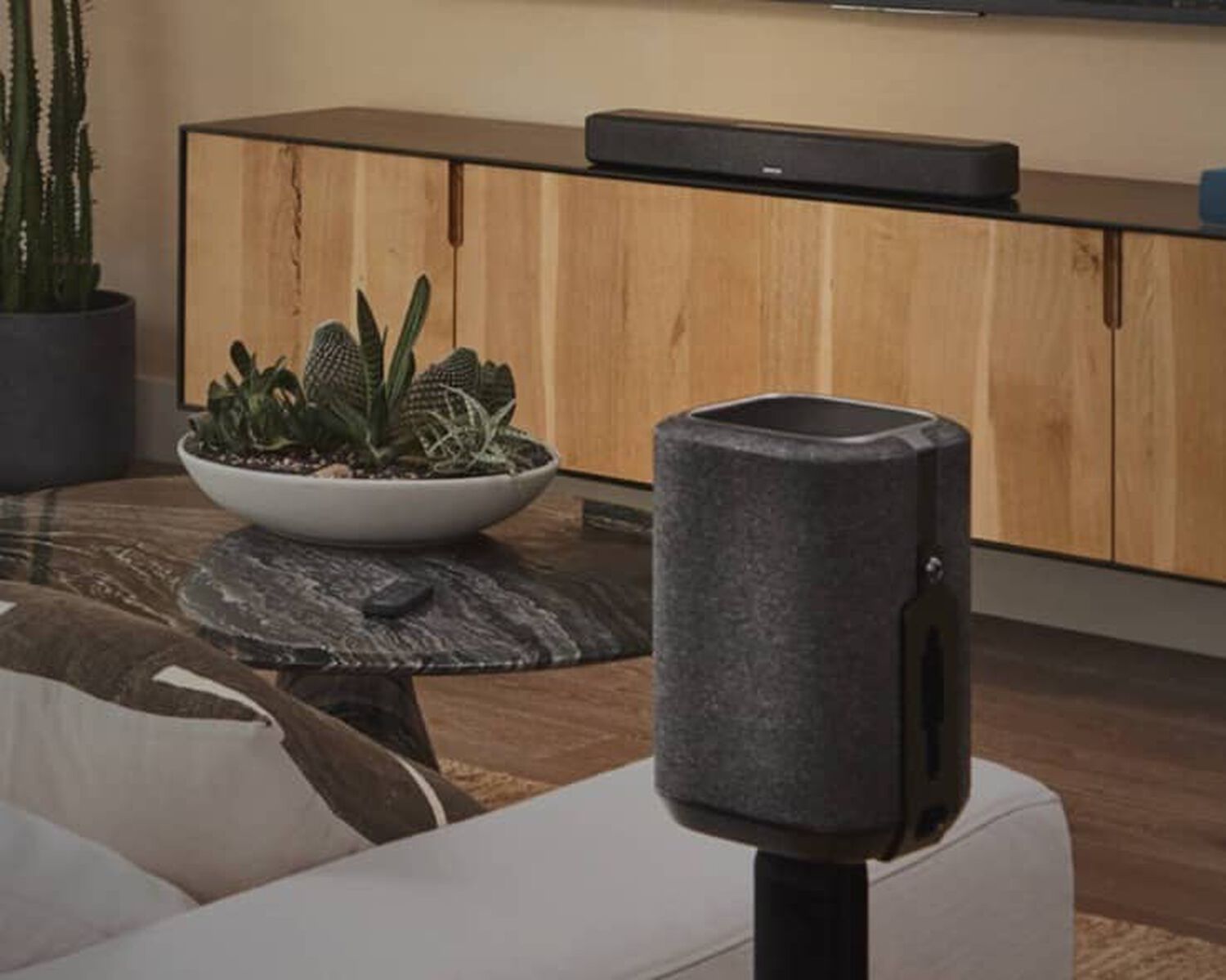 HEOS&reg; Built-In